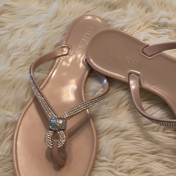 Pink waterproof Guess diamond studded flip flops - Picture 5 of 5